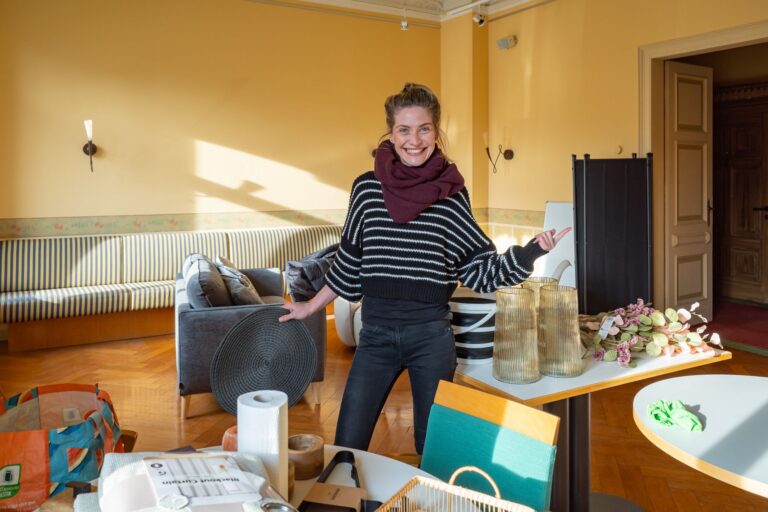 Beratungsraum eingerichtet